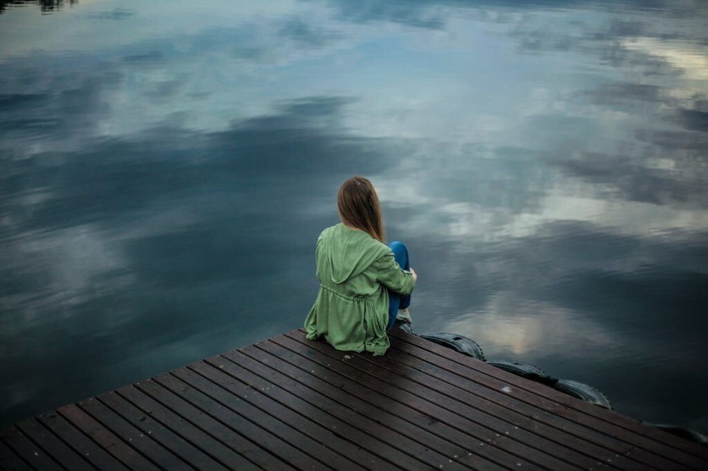 Can anxiety in lonely night owls trigger social media addiction?